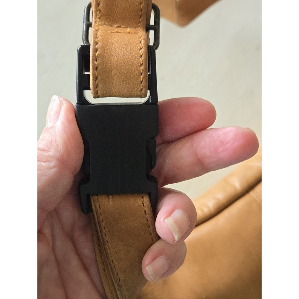 Ellington Sling Crossbody Bag Fanny Pack Waist Leather Adj Strap Distressed Tan - Picture 9 of 16